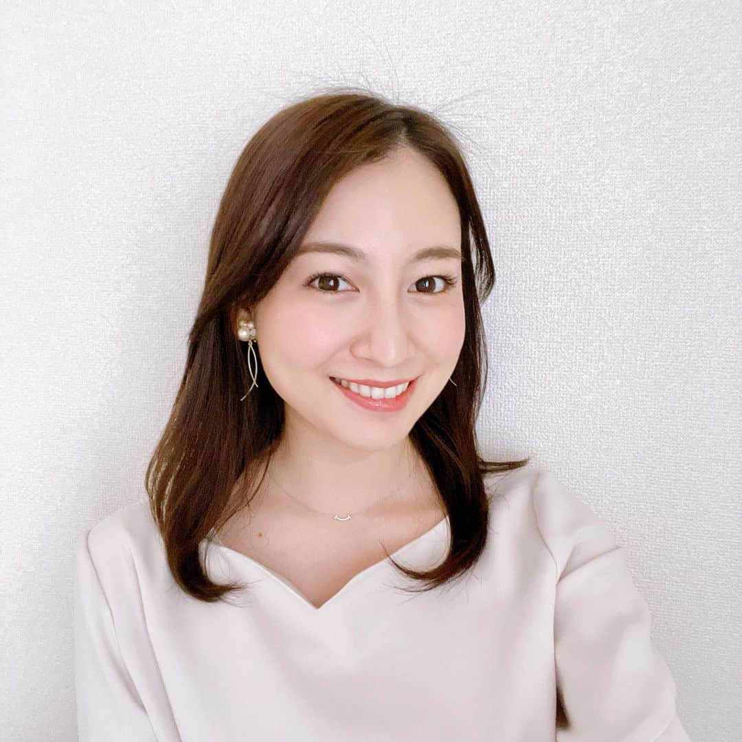 のインスタグラム：「*﻿ 最近お気に入りのイヤリング🌼﻿ ﻿ いつもイヤリングはふら〜っと雑貨屋さんを覗いて﻿ ピンとくるものがあったときに購入します💛﻿ ﻿ これは12月に有楽町マルイの1階で見つけました✨﻿ 多分期間限定で出店してたのかなぁ…🤔﻿？ ﻿ 早くピアス開けようと思いつつまだイヤリング🥲﻿ そろそろ本気で皮膚科予約しようかな…😤👂﻿ ﻿ 　﻿ ﻿ #japanesegirl #japanese #イヤリング #イヤリング好き #イヤリング #ゴールドイヤリング #ピアス開けたい #イヤリング女子 #アクセサリー」