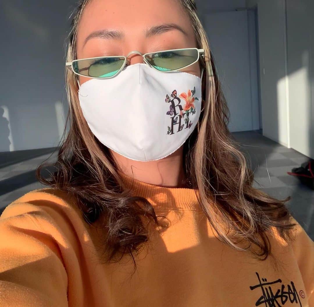 RIEHATAさんのインスタグラム写真 - (RIEHATAInstagram)「wearing mask is boring😑  but, we all find the way to have fun with it  🕶」1月18日 22時50分 - riehata
