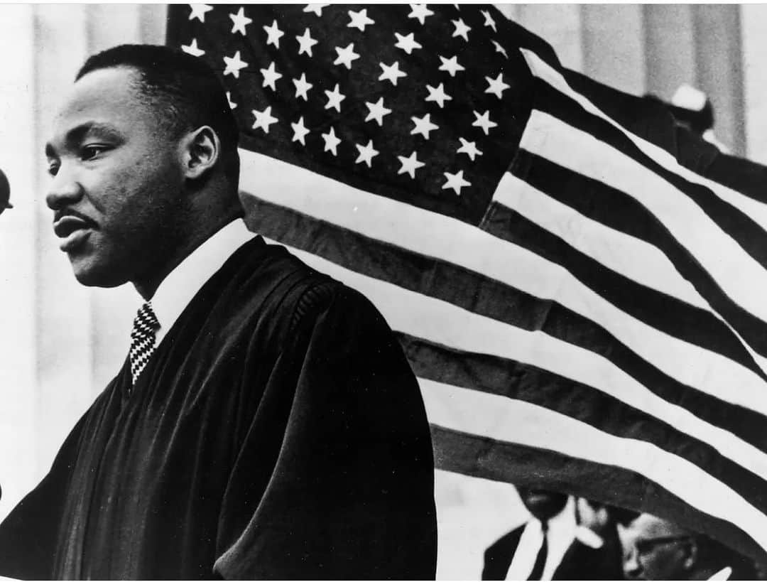 メリッサ・ゴーガさんのインスタグラム写真 - (メリッサ・ゴーガInstagram)「We honor a legend today❤️  -Love is the only force capable of transforming an enemy into a friend.  -Martin Luther King Jr.」1月18日 22時56分 - melissagorga