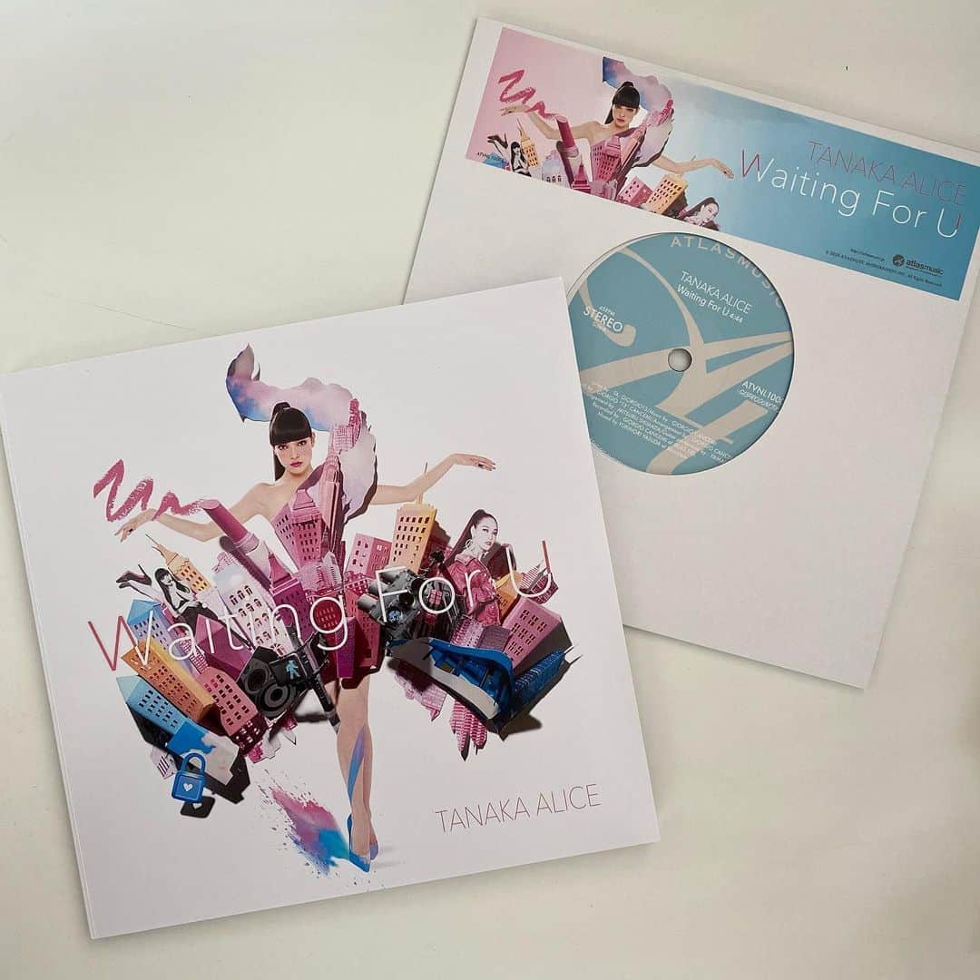 TANAKA ALICEさんのインスタグラム写真 - (TANAKA ALICEInstagram)「TANAKA ALICE 2nd. vinyl『Waiting For U』予約販売スタート💖  ご予約はこちらからです‼︎ BASE「atlasmusic official shop」 https://atlasshop.thebase.in  ↑インスタのプロフィールから飛んでね！🥰   ■その他下記ショッピングサイトで、予約受付中ですので是非チェックしてね🥰  JET SET CORNERSHOP (静岡) HMV NASTY STREET２号店 (熊本) STEREO RECORDS (広島) タワーレコード ディスクユニオン FACT RECORDS(宮崎)  We just started pre-order of my 2nd vinyl “Waiting For U”!! You can buy from the BASE「atlasmusic official shop」 https://atlasshop.thebase.in ↑ I put this link on my profile;)  And you can also buy these web shops too!  JET SET CORNERSHOP (Shizuoka) HMV NASTY STREET store No.2 (Kumamoto) STEREO RECORDS (Hiroshima) Tower Records disk union FACT RECORDS(Miyazaki)  #tanakaalice #waitingforu#予約販売#スタート」1月18日 22時56分 - tanakaalice