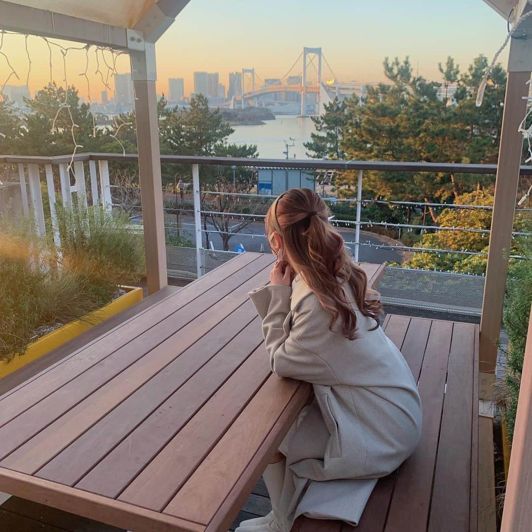 のインスタグラム：「🗽  今年の夏はお台場いけるかな、行きたいな💭  もっと、  もっともっと  もっともっともっと  そんな一年になりますように😌🍥❤︎  ・ ・ ・  #お台場 #インスタ映え #フォトジェニック #ゆり丸 #アイドル」