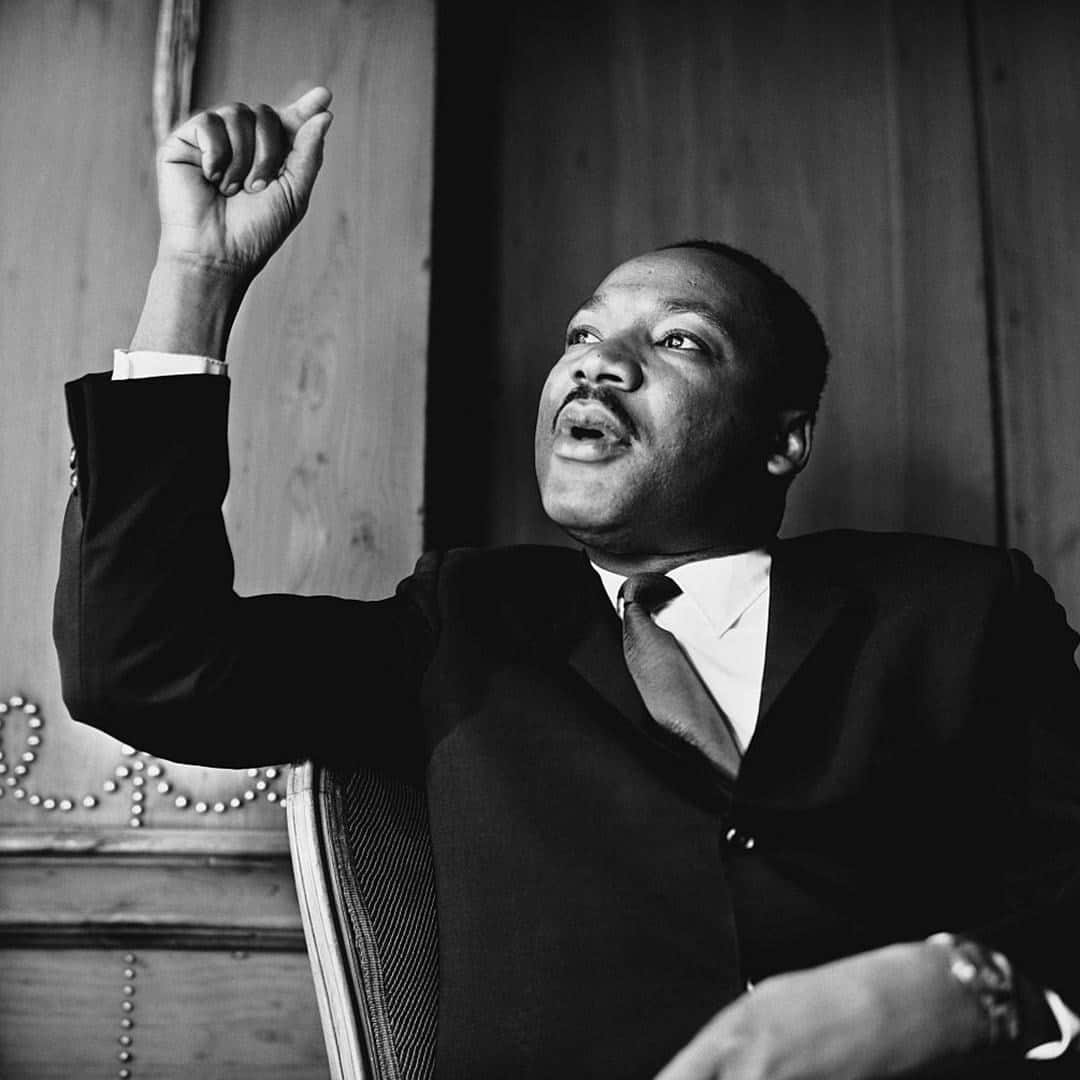 ブルックスブラザーズさんのインスタグラム写真 - (ブルックスブラザーズInstagram)「Today we honor the legacy of Dr. Martin Luther King Jr. and his inspiring commitment to building community, freedom, and equality for all. #MLKDay2021 #MLK」1月18日 23時50分 - brooksbrothers