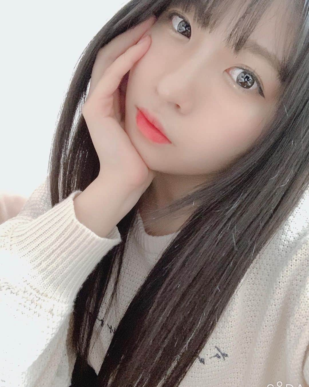 森下舞桜さんのインスタグラム写真 - (森下舞桜Instagram)「お久しぶりです🥺💗  最近は自粛でお部屋にこもってます🥺  普段あんまり映画とか見ないのですがお友達に勧められた映画にどハマリして最近はニヤニヤしながら見てます☺️笑  おうちで過ごすのも良いけど、やっぱり早くみんなに会いたい🥺  みんなで乗り越えましょう🔥🔥  (また更新するね☺️)  #久しぶり #映画 #自粛生活 #仮面女子 #instagram #selfie #movie #영화 #인스타그램 #셀카」1月18日 23時56分 - morishita_mao