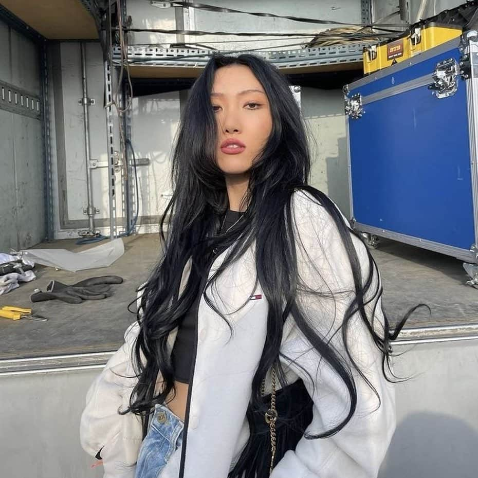 ファサさんのインスタグラム写真 - (ファサInstagram)「#mamamoo #마마무 #hwasa #화사 #hyejin #ahnhyejin #moonbyul #solar #wheein #moomoo #kpop #girlgroup #gg #kpopgirlgroup」1月18日 23時56分 - mamamoohwasa