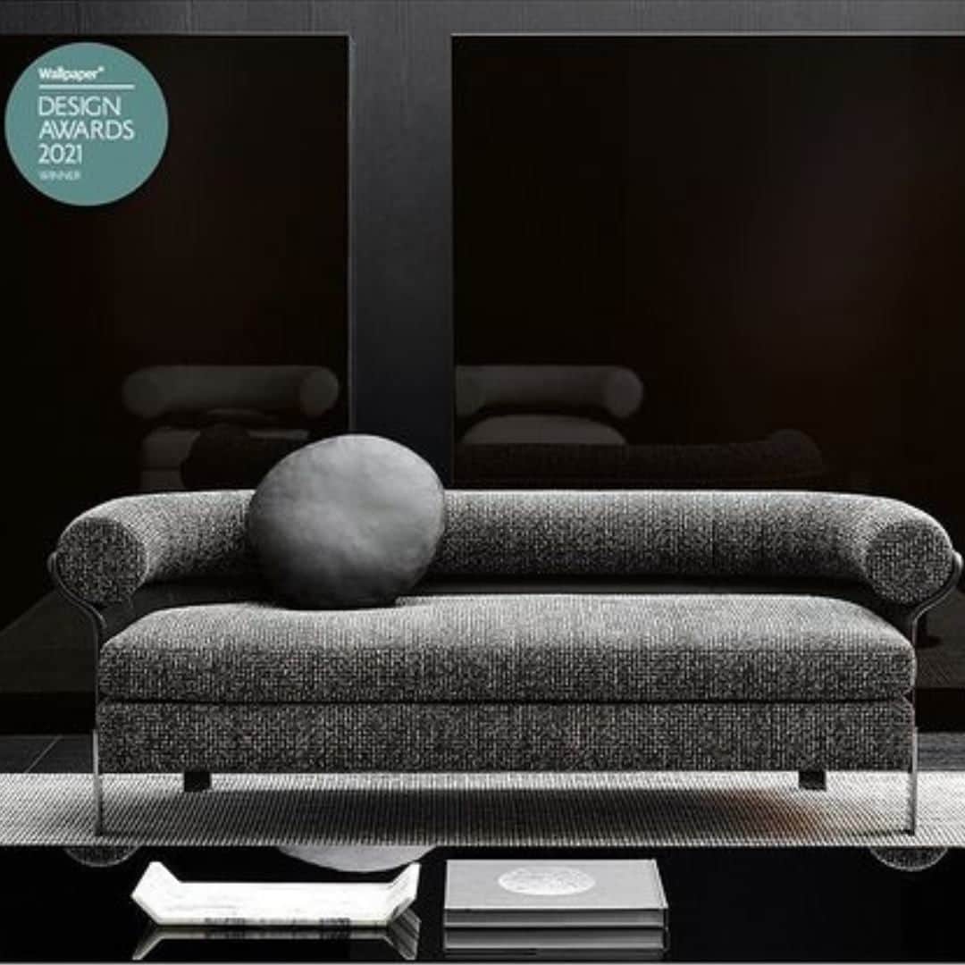 Minotti Londonさんのインスタグラム写真 - (Minotti LondonInstagram)「We’re proud to announce that the Minotti Mattia sofa by Rodolfo Dordoni has won the Wallpaper* Design Awards 2021 in the “Best Curves” category.  Tap the link in our bio to explore Mattia.  #rodolfodordoni #wallpaperdesignawards #minotti2020collection #minotti #minottilondon #madeinitaly #interiordesign #designlover #architecture #furniture」1月19日 0時00分 - minottilondon