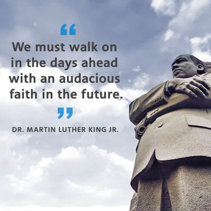 アメリカン航空のインスタグラム：「On this #MLKDay, we pay tribute to the life of Dr. Martin Luther King Jr., who fought for equity and justice — the same fight we continue today. His work and legacy live on as an inspiration for us all.」