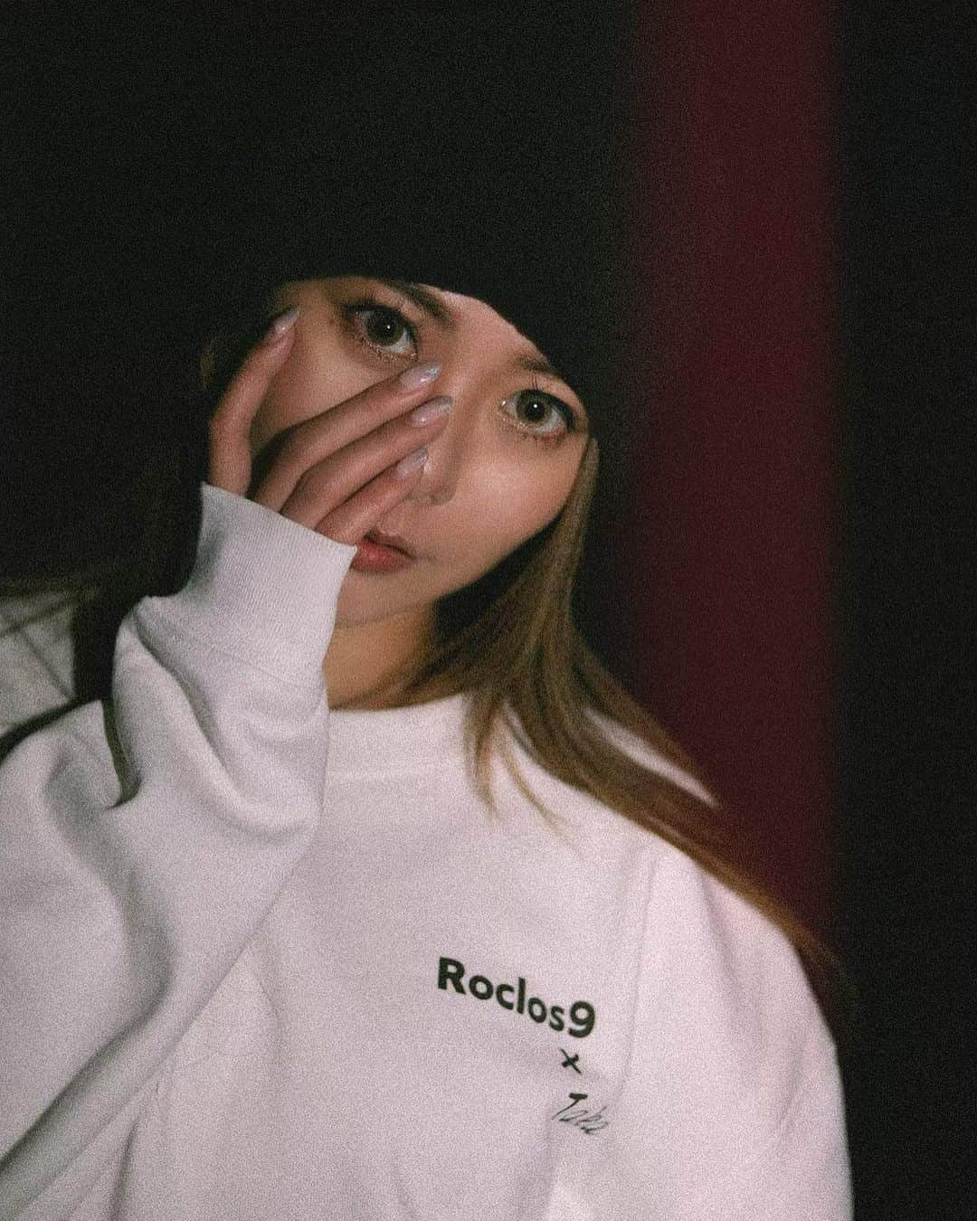 LISAさんのインスタグラム写真 - (LISAInstagram)「Roclos9 × Taka  model  @lisa_tokyo.jp  design  @_8taka8_  photo by  @matsunagaitsuki   ーsizeー M.L.XL.XXL @_8taka8_  身長176 XXL @lisa_tokyo.jp  身長 158 XL  綿100% 裏地パイルだから 季節問わず着れちゃうよ！ 私はオーバーサイズでXL🤟🏽  https://www.roclos9.com/  HP、DMから販売を承ります。 なにかありましたら DMまでご連絡ください。 @_8taka8_  @masashi_94_07」1月19日 0時11分 - lisa_tokyo.jp