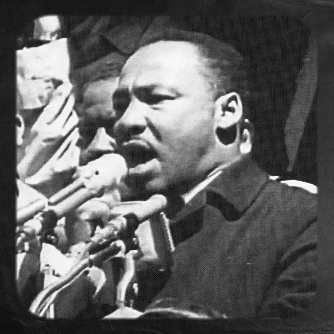 Vevoさんのインスタグラム写真 - (VevoInstagram)「Today, we honor the legacy of Dr. Martin Luther King Jr. Over the decades, musicians and artists continue to echo Dr. King's call for equality, and his life of civil rights activism has served to inspire every generation that has followed him. ⠀⠀⠀⠀⠀⠀⠀⠀⠀ ▶️[Link in bio] #MartinLutherKingJr #MLK」1月19日 0時05分 - vevo