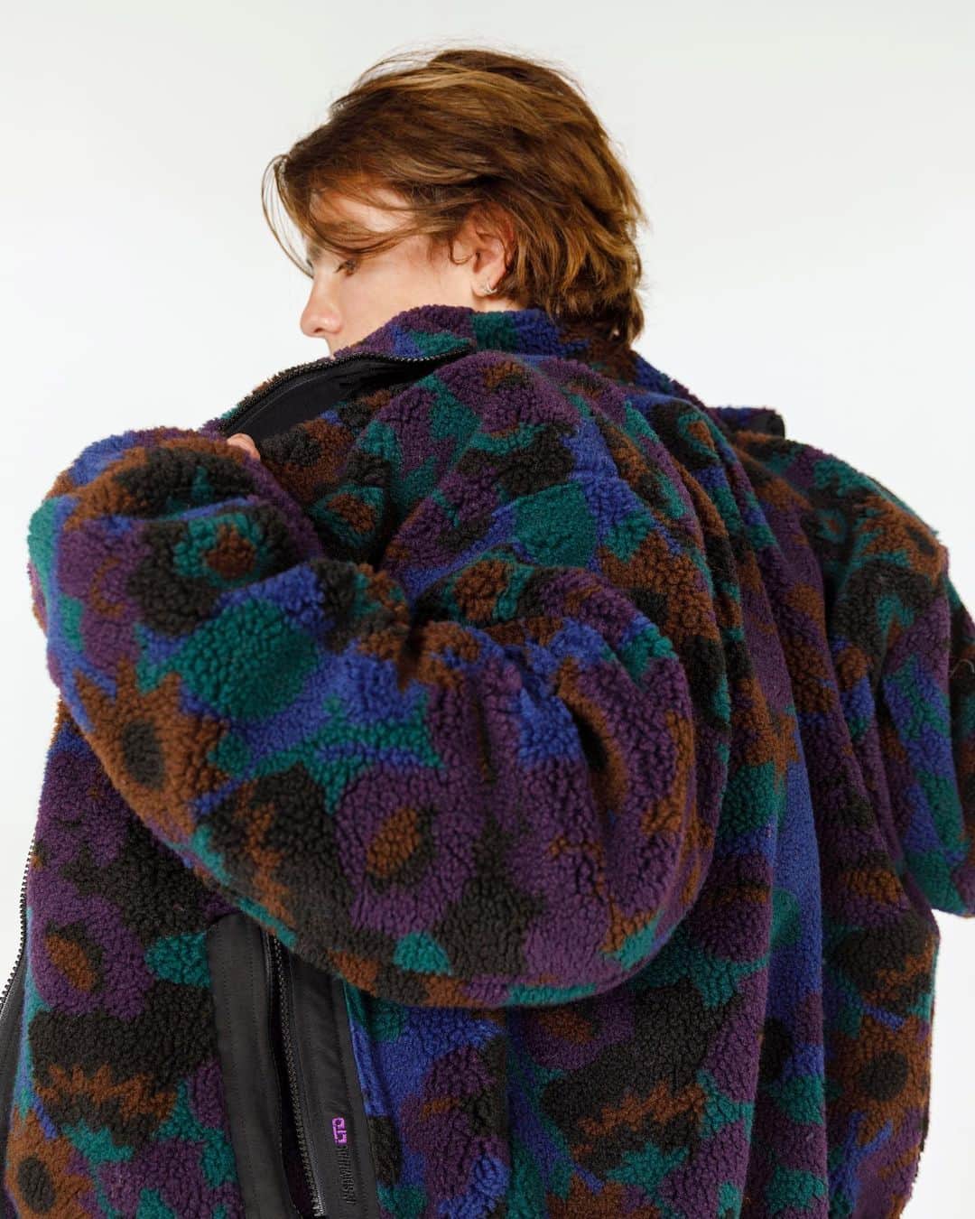 サキャスティックのインスタグラム：「@insomniacltd WINTER   Floradelic Jacket Black 480g custom jacquard knit sherpa, quilted nylon lining, molded zippers, cotton nylon panels, direct embroidery. Made in the USA.  Tropicale Cargo Pant Purple Custom jacquard yarn dyed knit pant, elastic waistband with custom drawcords, cargo pockets, custom drawcord. Made in the USA.」