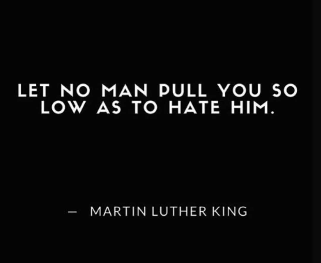 ジェイミー・アレクサンダーのインスタグラム：「Happy #MLKday ✨🙏🏻」