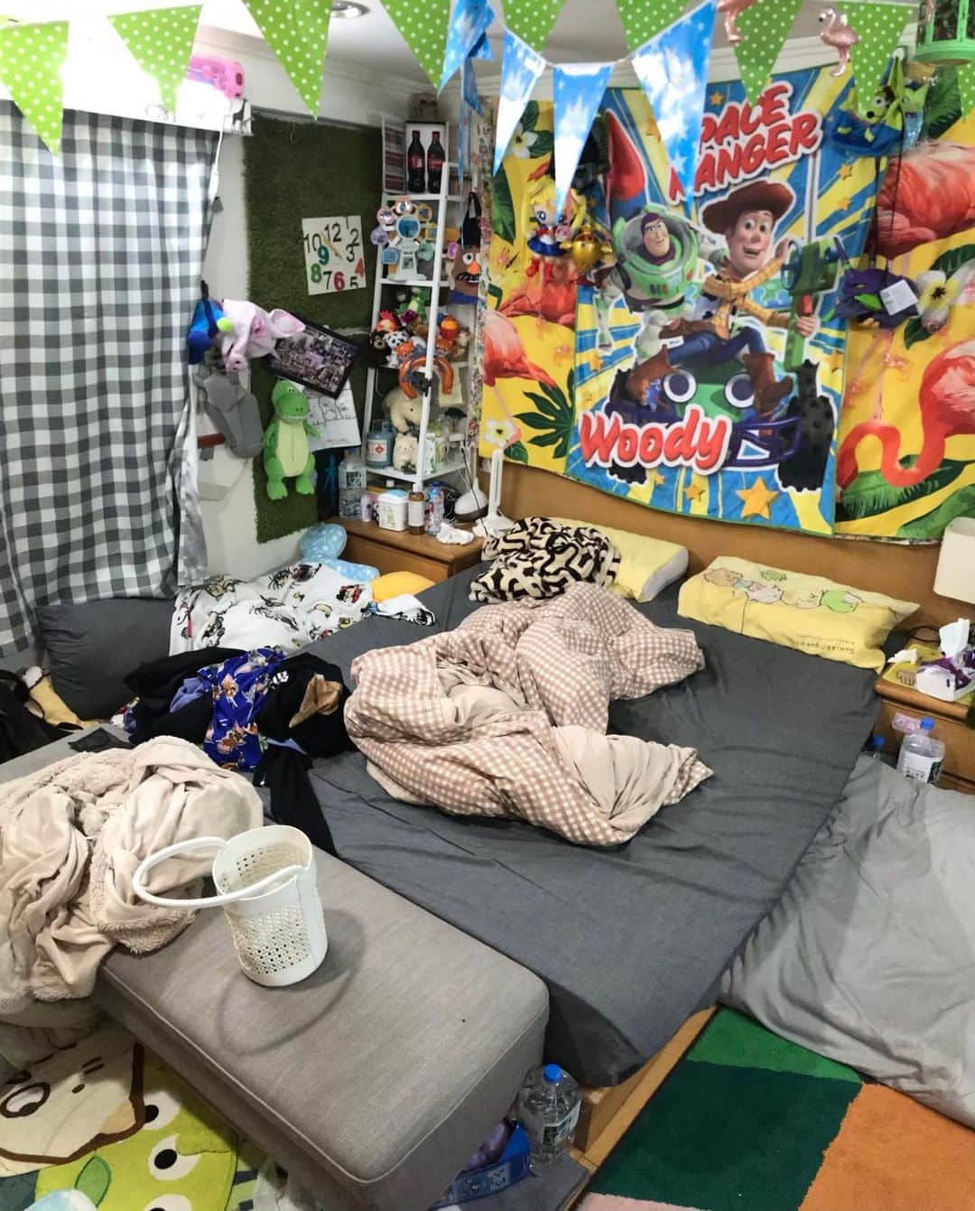 林東進さんのインスタグラム写真 - (林東進Instagram)「房間空了，回憶是滿的！ 斷捨離的垃圾量也爆了。 搬個家就花了上萬元😖😫 荷包失血 勞力又傷身」1月19日 1時12分 - lingin1209