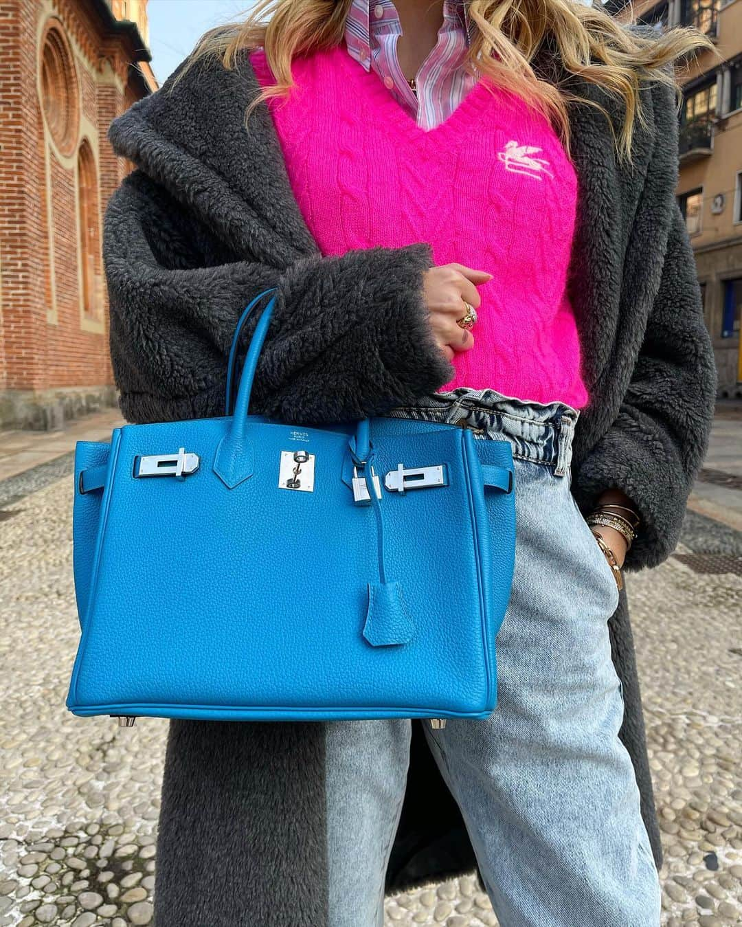 キアラ・フェラーニさんのインスタグラム写真 - (キアラ・フェラーニInstagram)「Let me introduce you to my new Birkin baby found at @hermes_ginza_xiaoma 💖 Isn’t it the perfect color? #supplied」1月19日 1時07分 - chiaraferragni