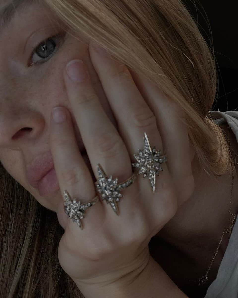 バー・ラファエリのインスタグラム：「When the stars align ✨」