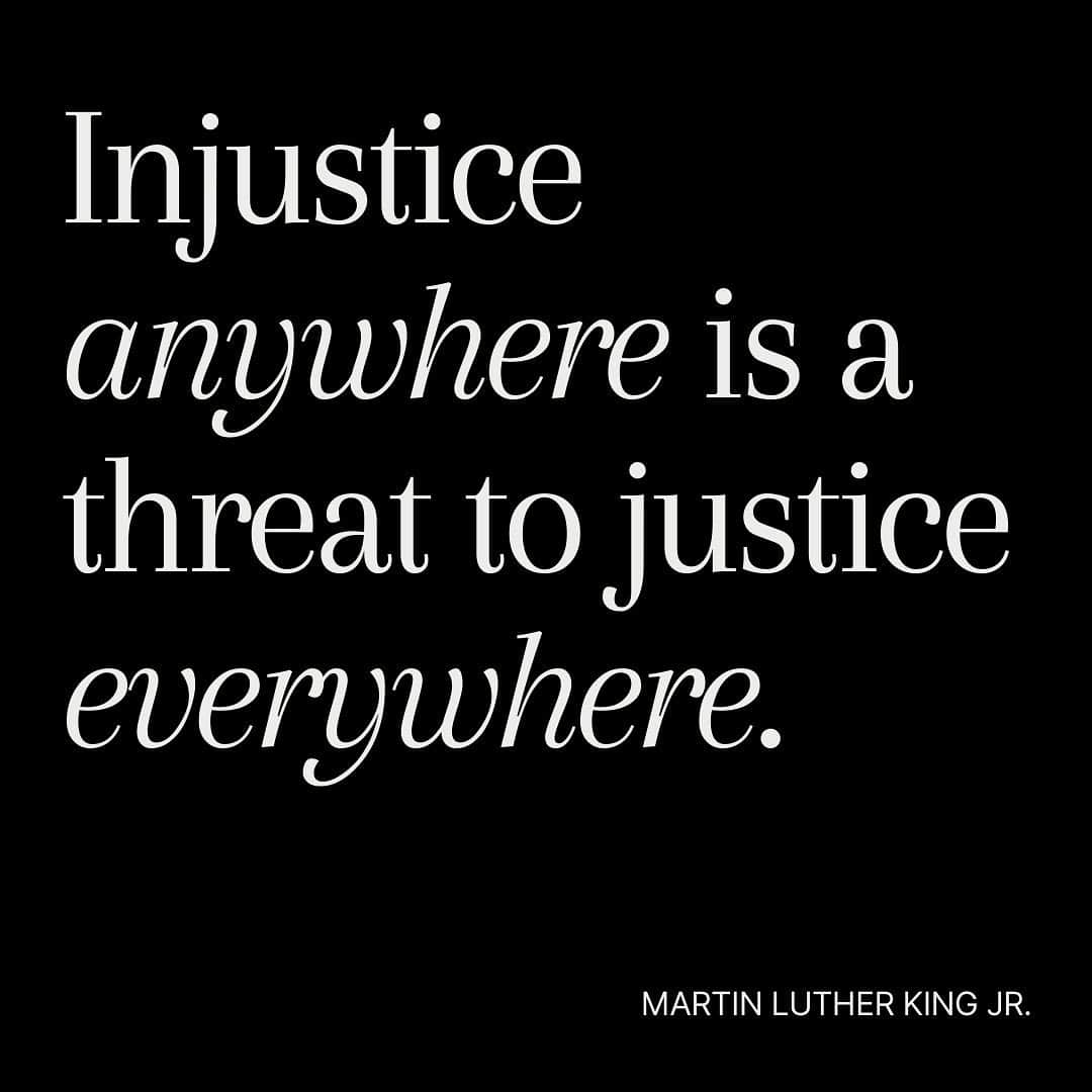 ケリー・ワシントンさんのインスタグラム写真 - (ケリー・ワシントンInstagram)「Today we honor and celebrate Dr. Martin Luther King Jr. whose profound and prolific words ring as true now as they did then. 🙌🏾❤️🙏🏾  There are those who wish to reduce Dr. King to just one “dream” but his message was VAST, his vision was enormous. He challenged us to fight for true justice and equality for ALL. I couldn’t decide which quote of his I love more so I decided to post a bunch. Which one resonates with you MOST today?   #MLK」1月19日 1時24分 - kerrywashington