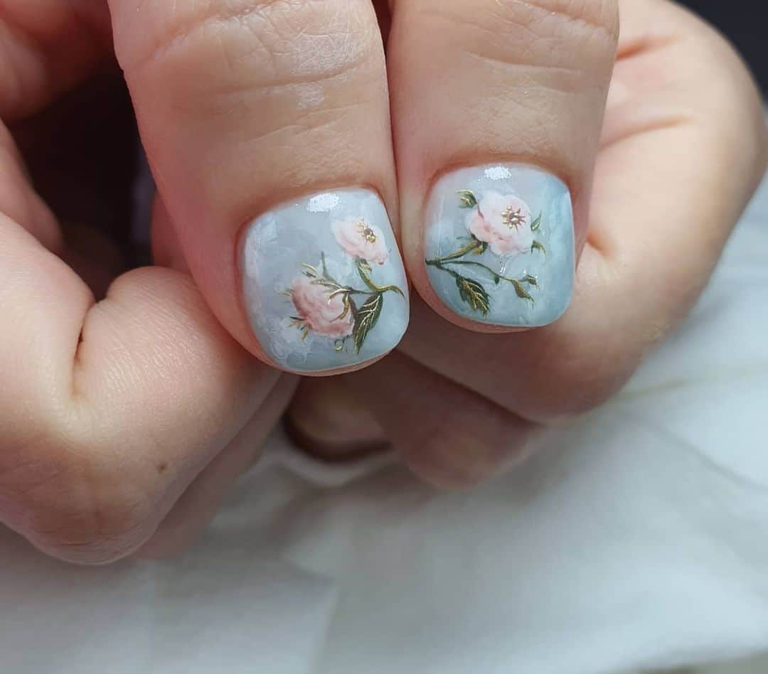 Yingのインスタグラム：「I used PREGEL Pale Natural, Grayish Mist, Base White, White, Nostalgic Ivory, Ancient Rose, Rusty Grege, PREGEL Art Liner Ash Brown, Deep Forest, and Liquid Metal Gold. Items can be purchased at @nailwonderlandsg 🤗 . Design referenced from @oioioio . . 🛒 www.nailwonderland.com⁣⁣ 📍20A Penhas Road, Singapore 208184⁣⁣ (5 minutes walk from Lavender MRT)⁣⁣ .  I am currently only able to take bookings from my existing pool of customers. If I have slots available for new customers, I will post them on my IG stories. Thank you to everyone who likes my work 🙏 if you need your nails done, please consider booking other artists at @thenailartelier instead ❤  #ネイルデザイン  #ネイルアート #ネイル #ジェルネイル #nailart #네일아트 #pregel #プリジェル #nails #gelnails #sgnails」