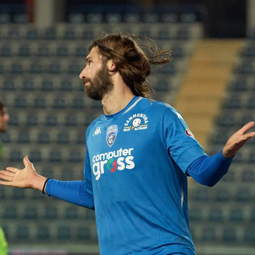 エンポリFCさんのインスタグラム写真 - (エンポリFCInstagram)「⚽ Il gol numero 10 in stagione, il tris alla Salernitana e l'esultanza di Leonardo Mancuso 📸📸📸」1月19日 1時40分 - empoli_fc_official