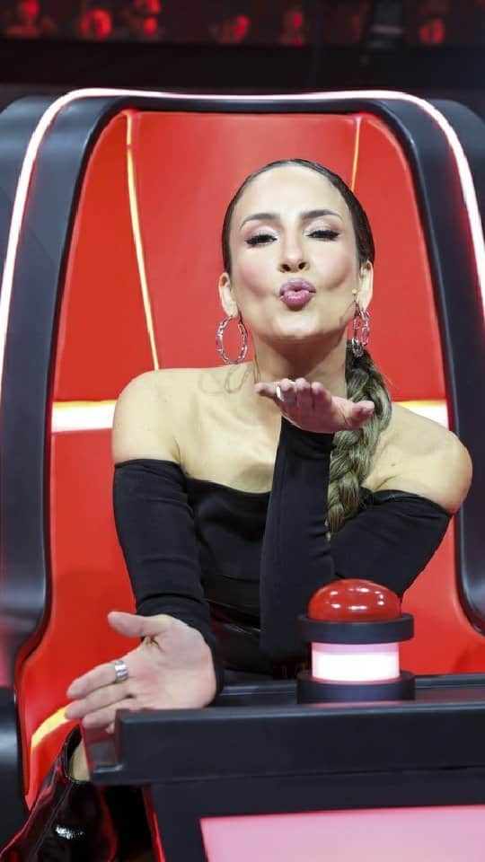 Claudia Leitteのインスタグラム：「O novo @thevoicebrasil já começou! 🎙️」