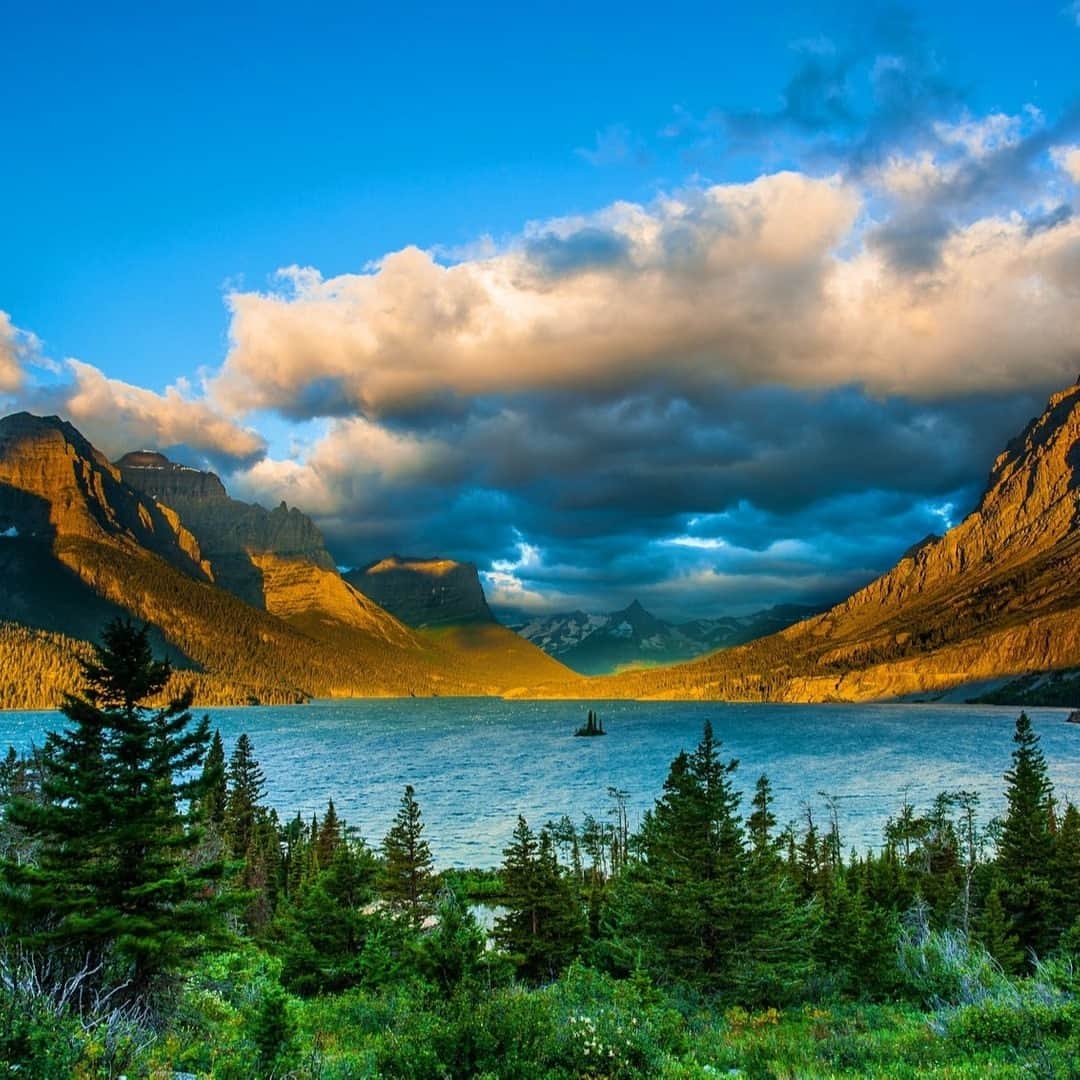 Lonely Planetのインスタグラム：「Glacier National Park in Montana has just gained a sister park in Ireland. Known for its dramatic mountain vistas, stunning lakes, sprawling woodlands and abundance of wildlife, Killarney National Park is a wonderful partner. ⠀⠀⠀⠀⠀⠀⠀⠀⠀ ⠀⠀⠀⠀⠀⠀⠀⠀⠀ Click the link in our bio to learn what it means to be a sister park. ⠀⠀⠀⠀⠀⠀⠀⠀⠀ ⠀⠀⠀⠀⠀⠀⠀⠀⠀ #Lonelyplanet #nationalparks #Ireland」