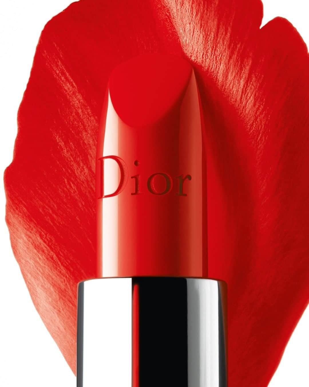 Dior Makeupのインスタグラム：「The Rouge Dior in its new floral care satin finish will always be perfect for a statement makeup look! • ROUGE DIOR SATIN 080 Red Smile • #diormakeup #rougedior #wewearrouge」