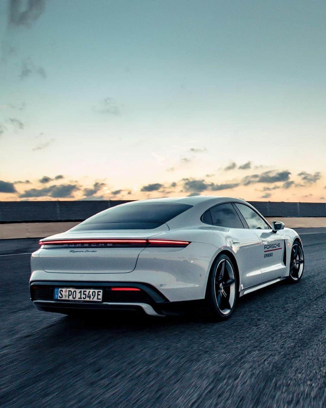 Porscheさんのインスタグラム写真 - (PorscheInstagram)「Getting the full range of motion - the Porsche World Roadshow allowed more than 300 participants the opportunity to hop into the entire Porsche model range at Lihpao International Circuit, under striking skies.  (📸 @porschetaiwan) __ 911 Turbo S Cabriolet: Fuel consumption combined: 11,3 l/100 km; CO2 emissions combined: 257 g/km Taycan Turbo: Electricity consumption combined: 28,0 kWh/100 km; CO2 emissions: 0 g/km Taycan Turbo S: Electricity consumption combined: 28,5 kWh/100 km; CO2 emissions combined: 0 g/km  I https://porsche.click/DAT-Leitfaden I Status: 01/2021」1月19日 2時01分 - porsche