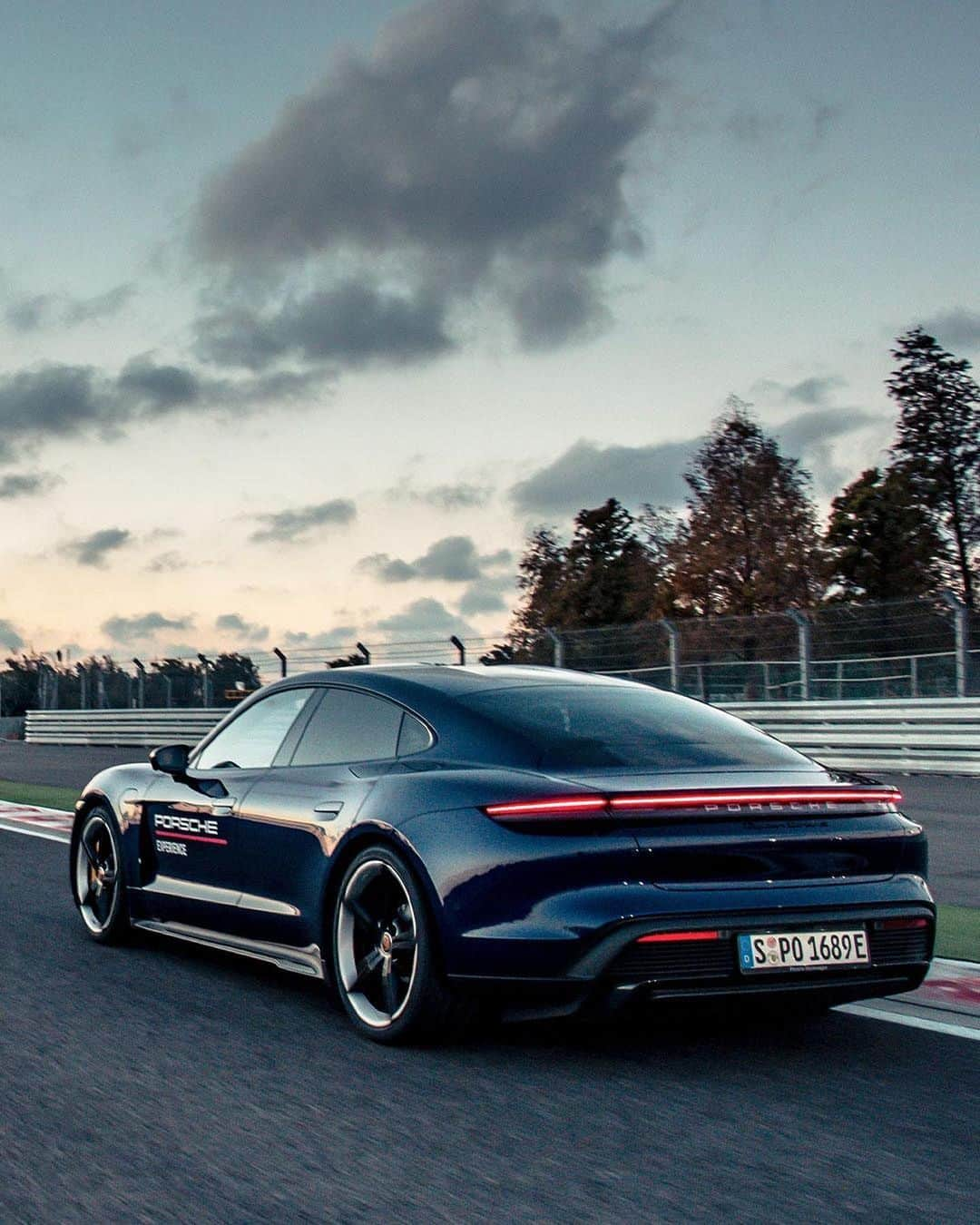 Porscheさんのインスタグラム写真 - (PorscheInstagram)「Getting the full range of motion - the Porsche World Roadshow allowed more than 300 participants the opportunity to hop into the entire Porsche model range at Lihpao International Circuit, under striking skies.  (📸 @porschetaiwan) __ 911 Turbo S Cabriolet: Fuel consumption combined: 11,3 l/100 km; CO2 emissions combined: 257 g/km Taycan Turbo: Electricity consumption combined: 28,0 kWh/100 km; CO2 emissions: 0 g/km Taycan Turbo S: Electricity consumption combined: 28,5 kWh/100 km; CO2 emissions combined: 0 g/km  I https://porsche.click/DAT-Leitfaden I Status: 01/2021」1月19日 2時01分 - porsche