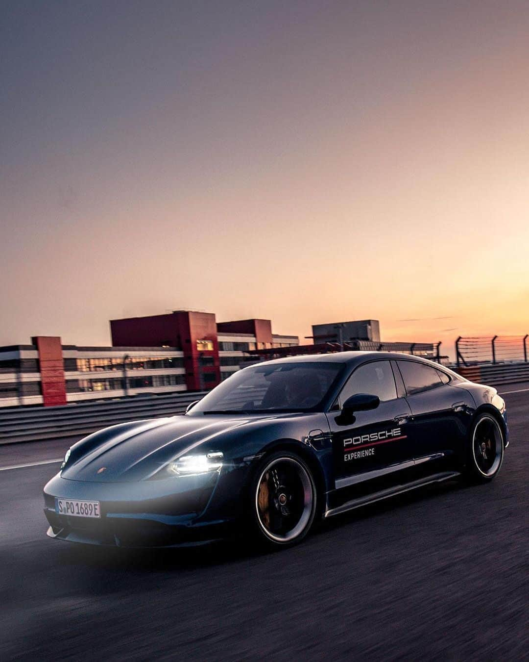 Porscheさんのインスタグラム写真 - (PorscheInstagram)「Getting the full range of motion - the Porsche World Roadshow allowed more than 300 participants the opportunity to hop into the entire Porsche model range at Lihpao International Circuit, under striking skies.  (📸 @porschetaiwan) __ 911 Turbo S Cabriolet: Fuel consumption combined: 11,3 l/100 km; CO2 emissions combined: 257 g/km Taycan Turbo: Electricity consumption combined: 28,0 kWh/100 km; CO2 emissions: 0 g/km Taycan Turbo S: Electricity consumption combined: 28,5 kWh/100 km; CO2 emissions combined: 0 g/km  I https://porsche.click/DAT-Leitfaden I Status: 01/2021」1月19日 2時01分 - porsche