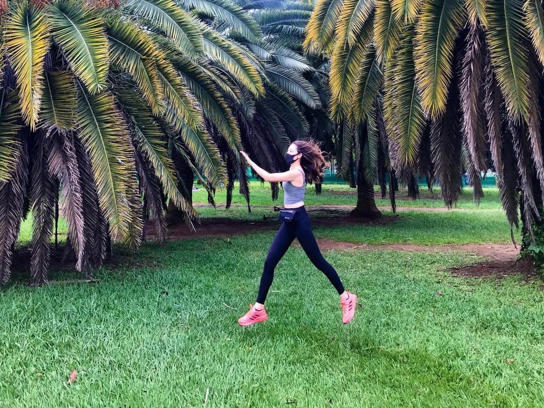 のインスタグラム：「We moved to São Paulo Brazil! It’s been a hectic, stressful few months but nonetheless I am excited to start a new life here. Moving to the other side of the world during a global pandemic is not easy but we are happy now to be here. The weather is beautiful and people are so welcoming and kind.」