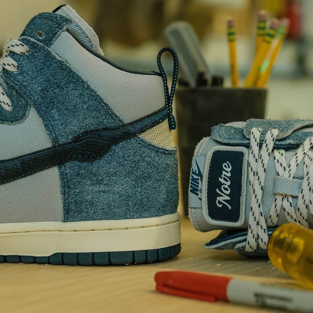 HYPEBEASTさんのインスタグラム写真 - (HYPEBEASTInstagram)「@hypebeastkicks: Here's a detailed look at the upcoming Dunk High collaboration between Chicago-based store @notre and @nike. Arriving in two colorways, “Blue Void” and “Light Orewood Brown," the collaboration is inspired by the shop owner's affinity for workwear and is represented by durable materials and the triple-stitch details we associate with hard-wearing clothing and boots. "Everything from the shaggy suede and leather materials to the signature linking hands details is what really makes the project special and true to the brand’s ethos." Expect these to drop starting January 21 at Notre followed by a SNKRS release on January 23.⁠⠀ Photo: Nike⁠⠀」1月19日 2時28分 - hypebeast