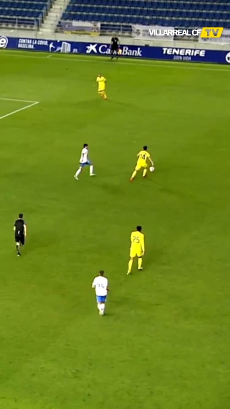 ビジャレアルCFのインスタグラム：「¡Genialidad de tacón de @ferni_9 y para adentro ⚽️💥🥅! . A magic @ferni_9 back-heel straight into the back of the net ⚽️💥🥅! . #Villarreal #futbol #football #soccer」