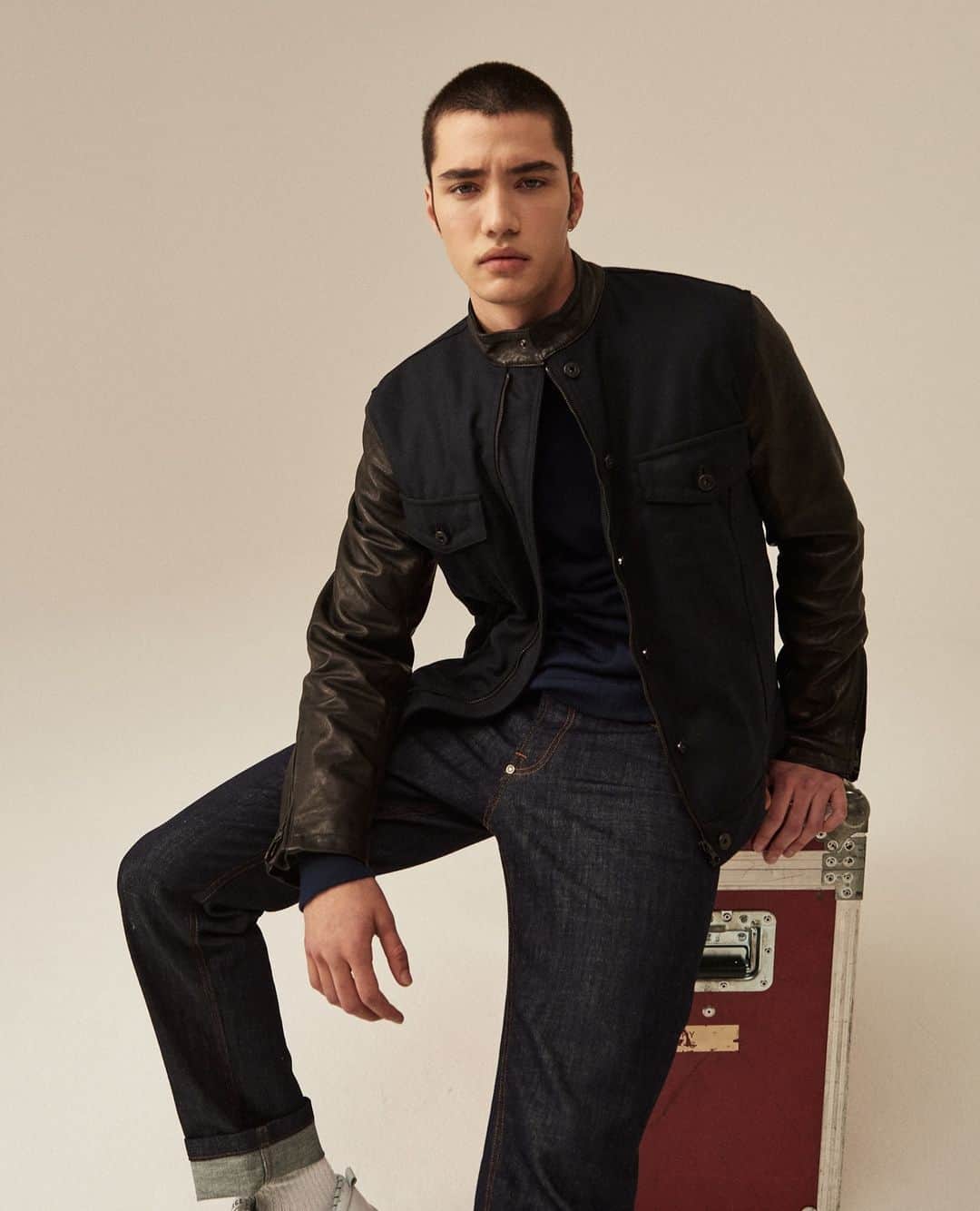 ダーク ビッケンバーグのインスタグラム：「Follow the Bikkembergs’ boys as they share their insights on their modeling life.  Step 1 - Always come to set energized and in good shape.⁠ #DirkBikkembergs #Bikkembergs #FW20」