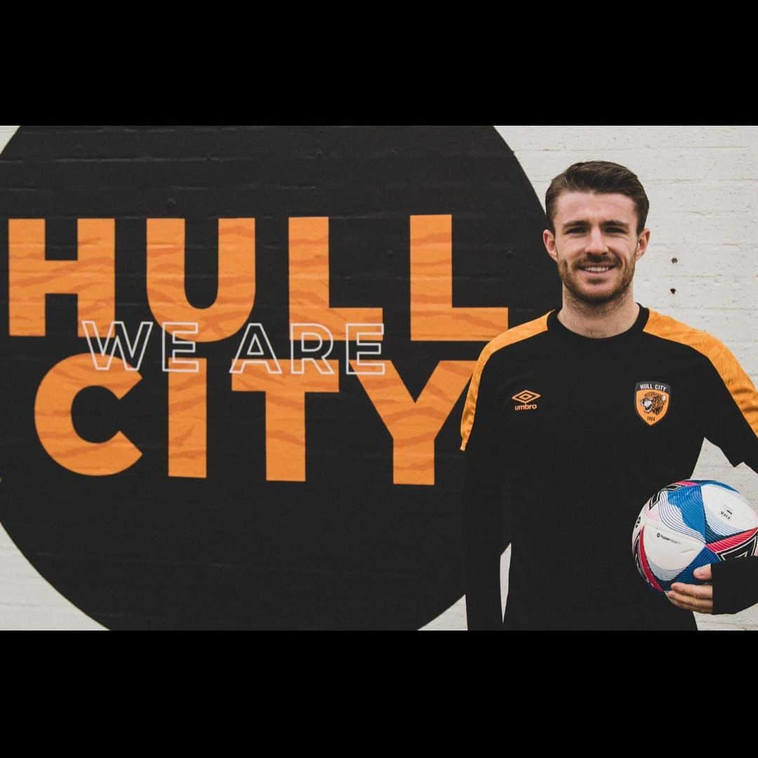 ダニエル・クローリーさんのインスタグラム写真 - (ダニエル・クローリーInstagram)「Delighted to sign for @hullcity on loan to the end of the season,can’t wait to get playing #Godisfaithful」1月19日 2時37分 - danielcrowley10