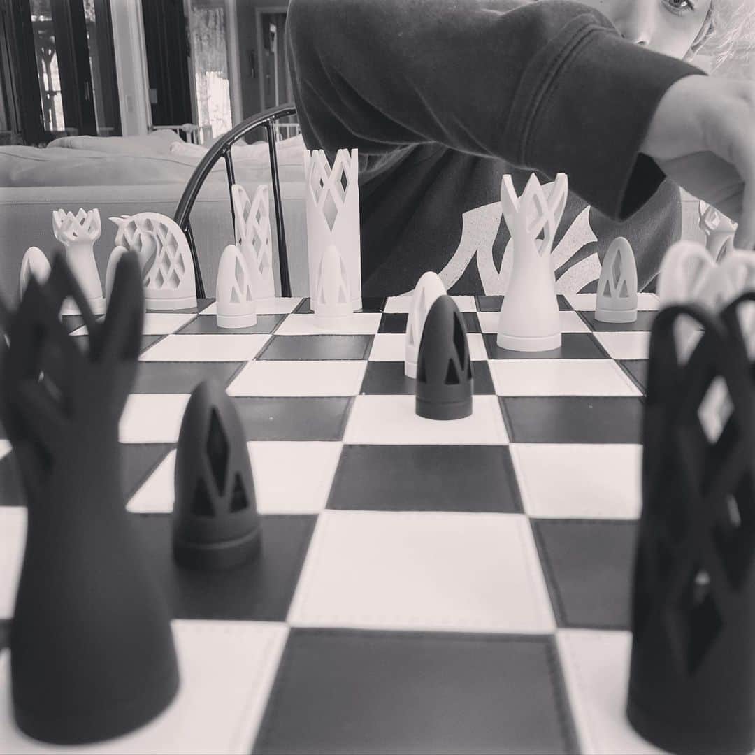 ジョエル・マッデンのインスタグラム：「I finally beat him...but I think he let me win. I will never know.」