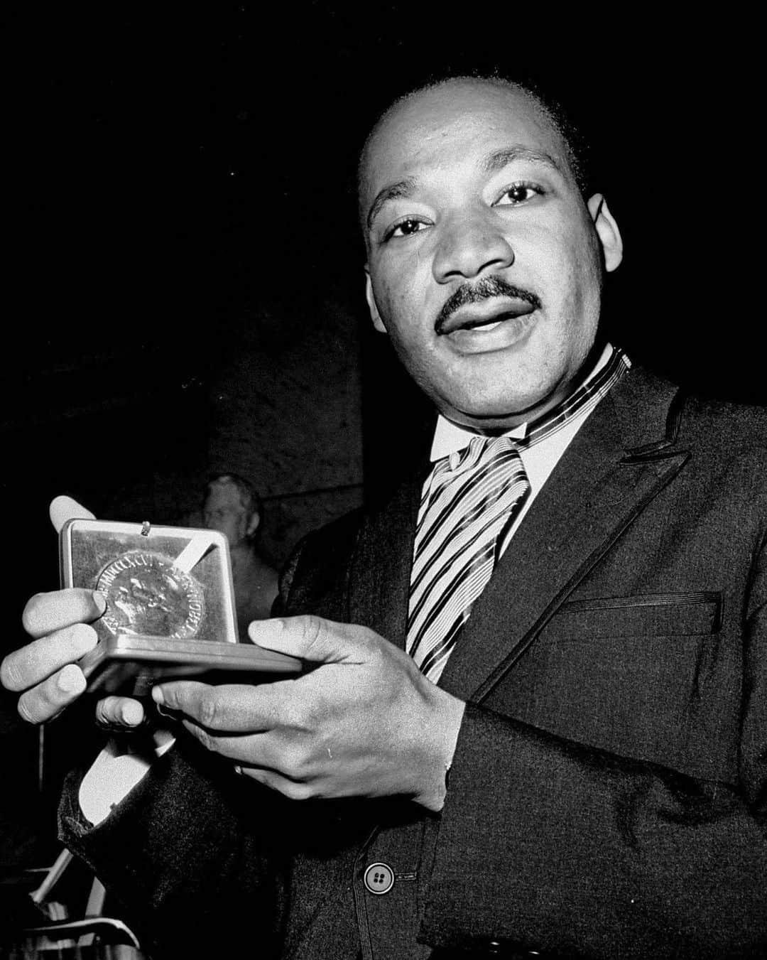 パブリッシュブランドのインスタグラム：「“The time is always right to do what is right” - MLK  . This quote is one of my favorite quotes of all time. . . . . #publishbrand #todayfortomorrow #wordstoliveby #mlk」