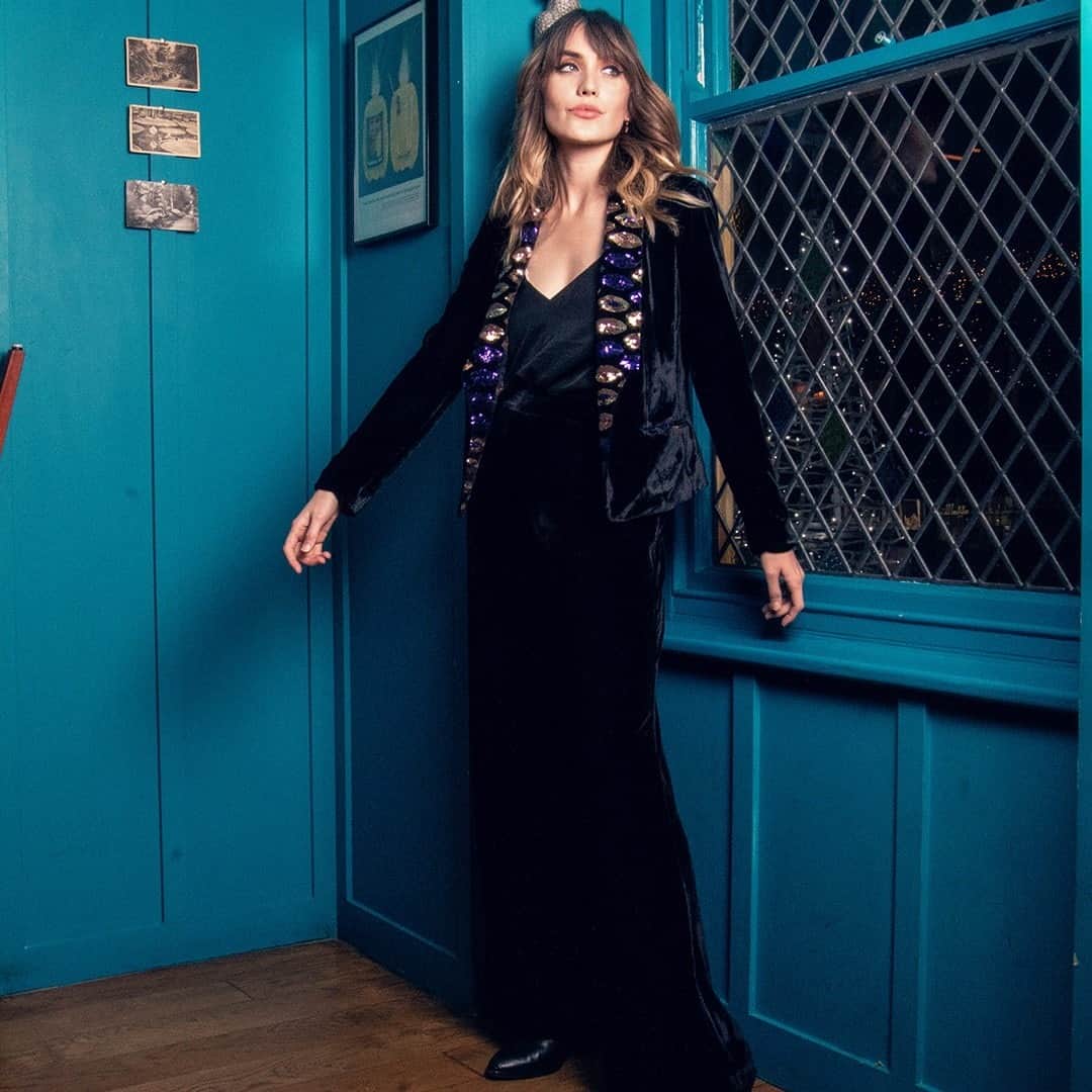 のインスタグラム：「We're sprinkling some positivity into Blue Monday at Traffic People with an extra 20% off sale until the 25th January! Use code BLUEJAN20 at checkout💙 @tara_griffin   #fallinlovewithtp #bluemonday #wintersale #ootd #fashion #style #instastyle」