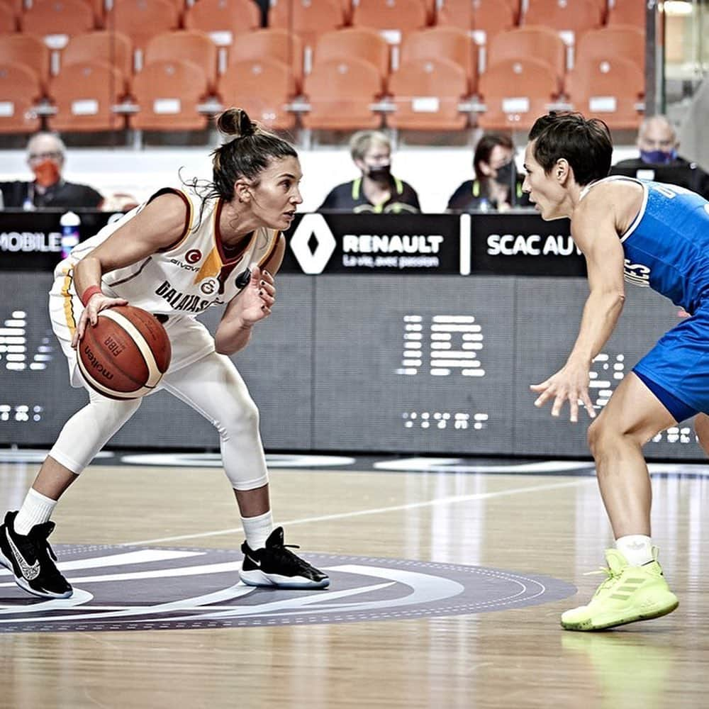 ガラタサライSKさんのインスタグラム写真 - (ガラタサライSKInstagram)「📸 89 - 63 galibiyetimizle sonuçlanan #Galatasaray - Basket Landes karşılaşmasından kareler. #SarayınSultanları」1月19日 3時05分 - galatasaray