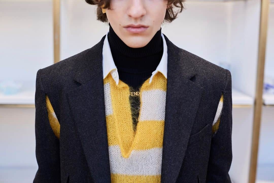 Fendiさんのインスタグラム写真 - (FendiInstagram)「Formal favorites, dressed down for every day. Keep checking in for more backstage moments from the #FendiFW21 men’s runway show.  Collection by @silviaventurinifendi」1月19日 3時23分 - fendi