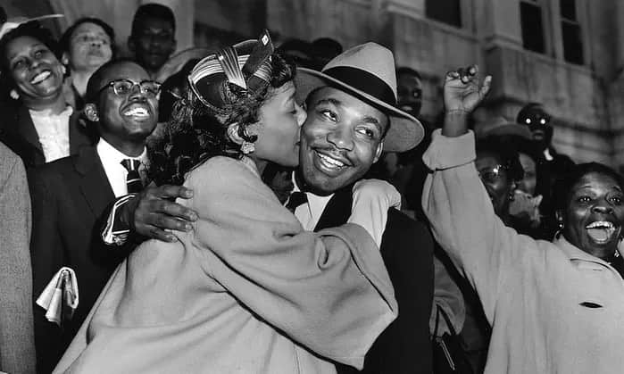 ティモウェイランドのインスタグラム：「“I am not a symbol, I am an activist.” ~Coretta Scott King (pictured w/ her husband, Martin Luther King, Jr. leaving court in Montgomery, AL in 1956) #MLK #BLM #BTLM」