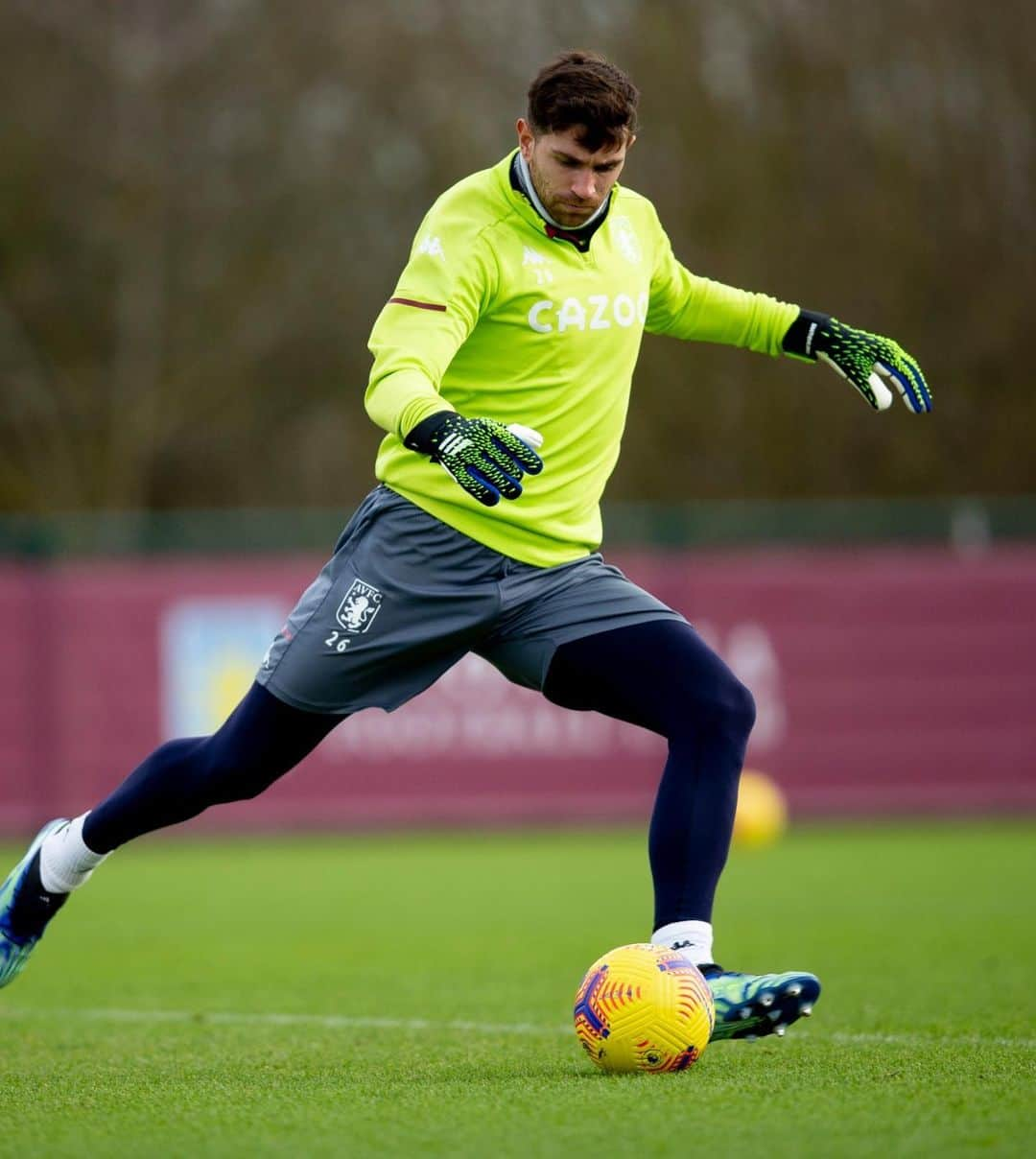 ダミアン・マルティネスさんのインスタグラム写真 - (ダミアン・マルティネスInstagram)「Good to be back 💪🏼🧤🇦🇷 #em26  Volvimos 💪🏼🧤 @avfcofficial」1月19日 3時30分 - emi_martinez26