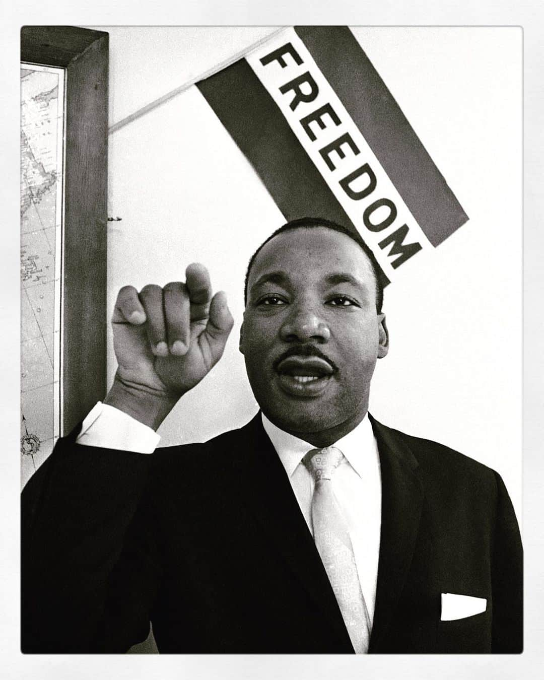 ゾーイ・サルダナさんのインスタグラム写真 - (ゾーイ・サルダナInstagram)「You live on within us. #mlk」1月19日 3時31分 - zoesaldana