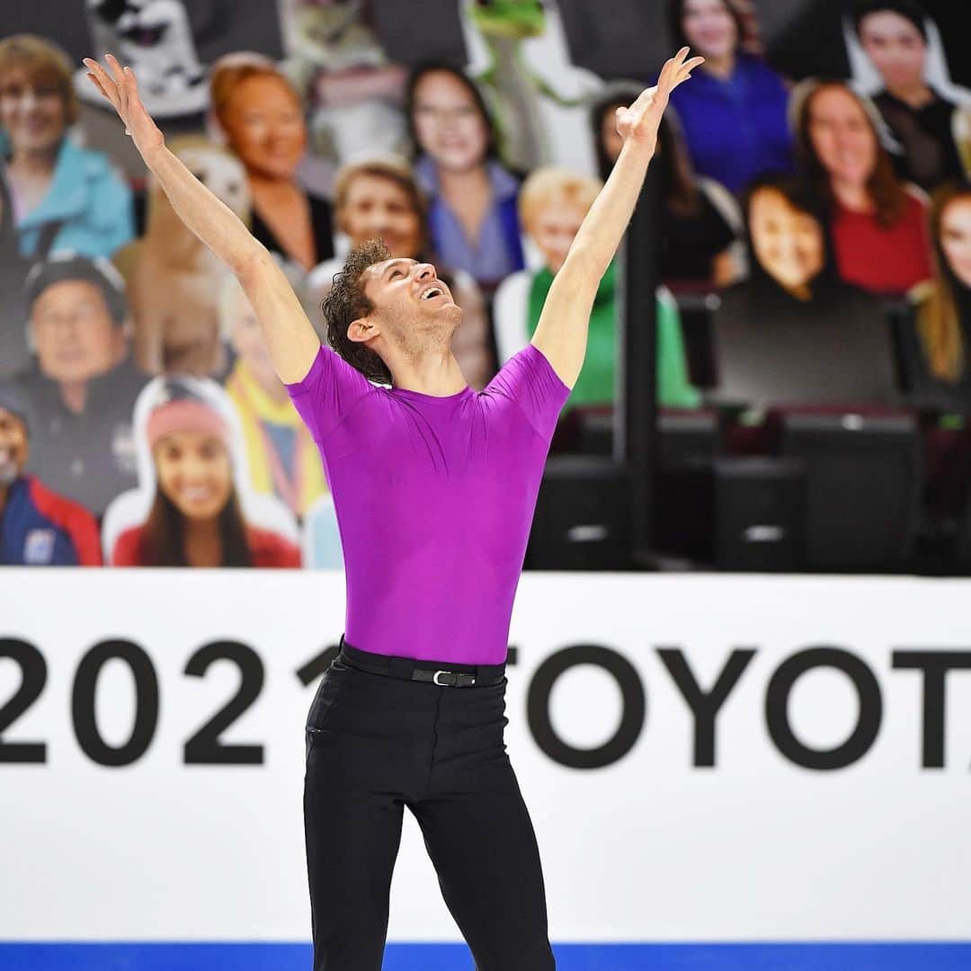 ジェイソン・ブラウンのインスタグラム：「‪💜🖤 #ToyotaUSChamps21‬ ‪•‬ ‪Huge shout out to @USFigureSkating for putting on such a safe and well-run event... To all the fans, thank you for the virtual love and support!! And to the juniors, best of luck as you enter the bubble this week to compete! ‬いつもおうえんをありがとう！」