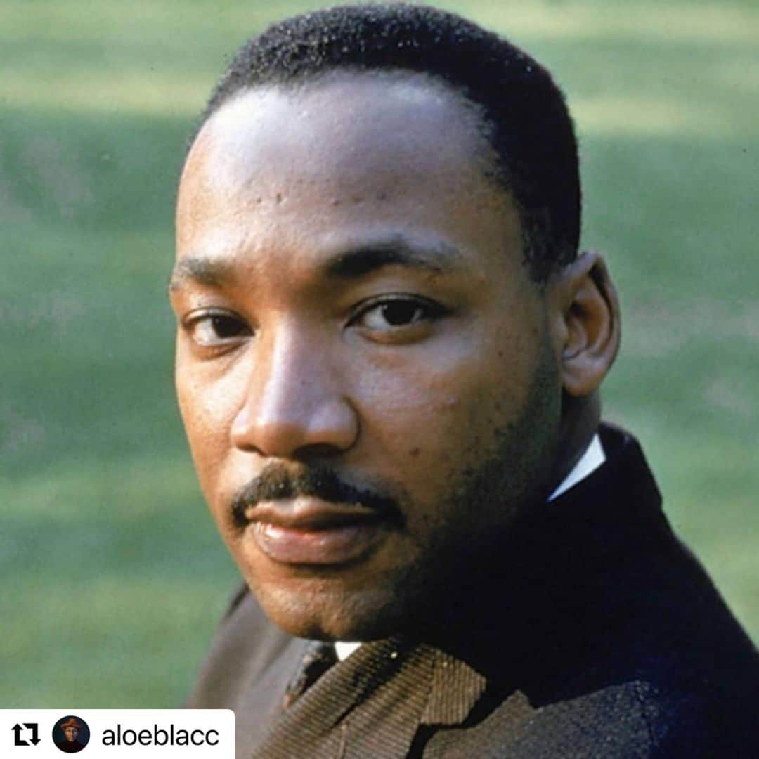 イヴァン・リギーニのインスタグラム：「We believe in that too🙏🏼  #Repost @aloeblacc with @make_repost ・・・ "Change does not roll in on the wheels of inevitability, but comes through continuous struggle." - Dr. Martin Luther King, Jr.   I am hopeful that true and lasting transformation is on the horizon. I believe a change is gonna come.  #MLK #Change  Produced by: @artonicemagic   Skaters: Elladj Baldé: @elladjbalde Ivan Righini: @barielloivan Alina Zagitova: @azagitova」