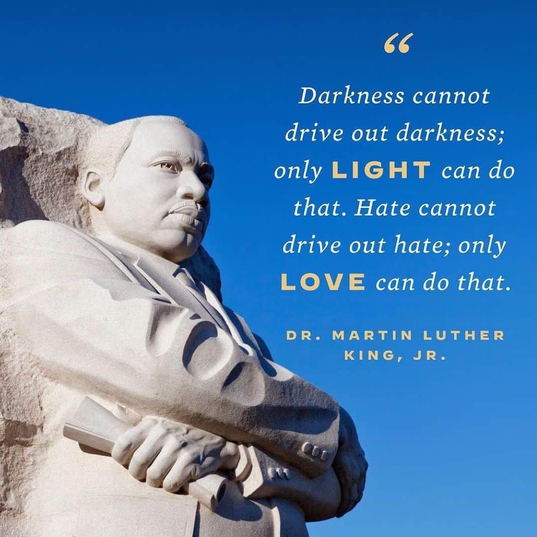 ケイト・アプトンのインスタグラム：「MORE LOVE ❤️. Sharing this post from @kamalaharris:  Dr. Martin Luther King, Jr. understood that racial justice was not attainable without economic justice—and that fight was about equity, dignity, and a brighter future for all of our children.   As we celebrate his birth on this day in 1929, it’s on us to carry out his work.」