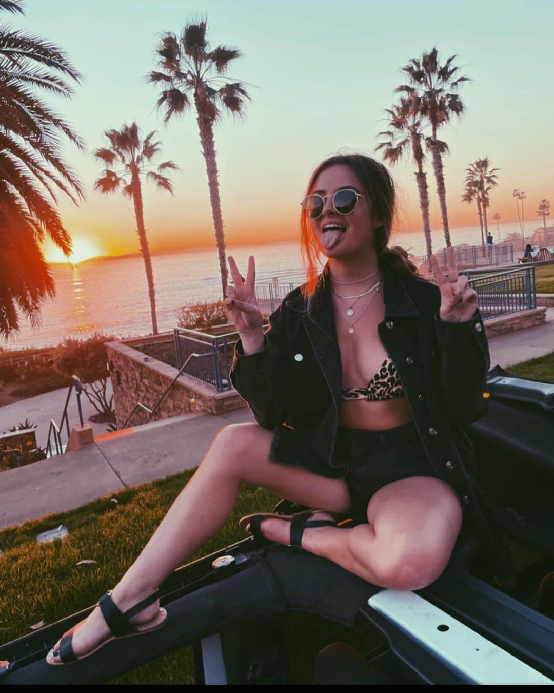 Brooke Marie Hylandさんのインスタグラム写真 - (Brooke Marie HylandInstagram)「Cruising to the coast I ain’t been before 🌞」1月19日 4時35分 - brookehyland