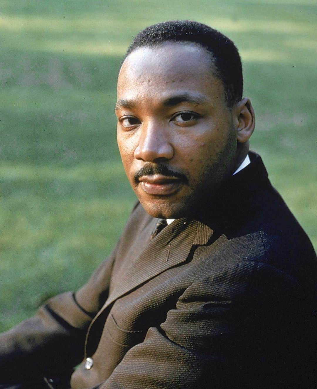 のインスタグラム：「“Power at its best is love implementing the demands of justice, and justice at its best is power correcting everything that stands against love.” — #MLK, Where Do We Go From Here: Chaos or Community 🙏🏼 Celebrating Dr. Martin Luther King Jr. today... thinking about all the work he started, and all that is left to do ❤️」