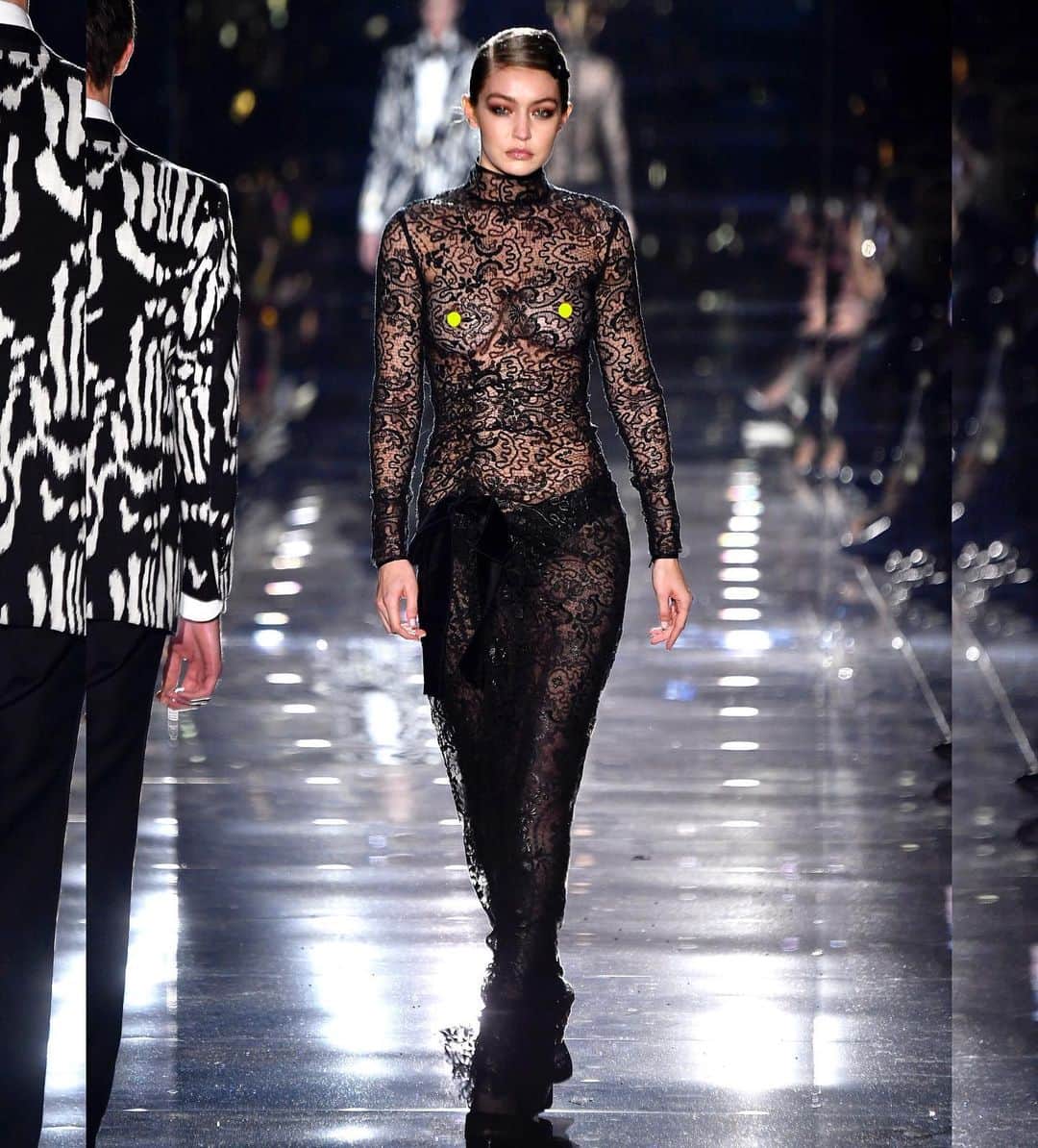 Just Jaredさんのインスタグラム写真 - (Just JaredInstagram)「@gigihadid just revealed the significance of these Tom Ford runway photos, taken in February of 2020! Tap this pic in the LINK IN BIO for the full story and to see more of this sexy sheer look.  #GigiHadid Photo: Getty」1月19日 5時08分 - justjared