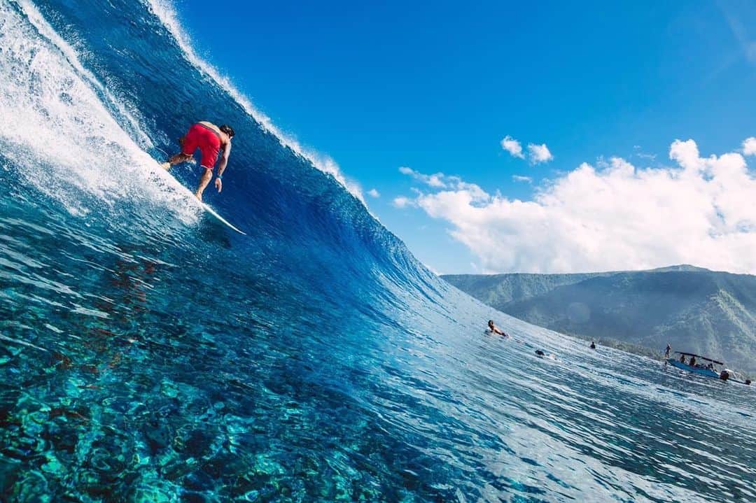 ガブリエル・メディーナのインスタグラム：「My favorite wave and favorite boardshorts! 🌊💨   Nova Mirage 10M Ultimate sem costuras da @ripcurl_brasil www.ripcurl.com.br #MadeForWaves 🤙🏼」