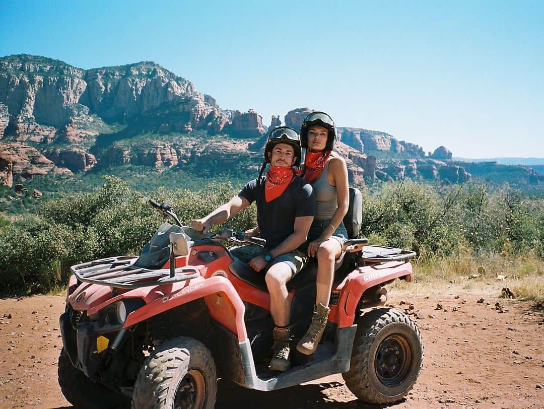 ブレッヒェ・ハイネンのインスタグラム：「Couldn’t wish for a better partner!  life is more fun with you🙅🏼‍♀️🙅🏻‍♂️happy anniversary baby❤️」