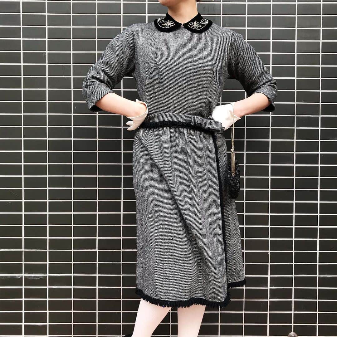 NUTTY Vintage&Collectibleのインスタグラム：「💐💐Formal Fair 2021💐💐  NEW ARRIVAL  ☑︎vtg wool gray dress  ムードのある巻きスカート風のデザインは繋がっており、実用的なのも嬉しいポイント◎  場を選ばず使えるデザインは一枚持っておきたいアイテムです❤︎  ONLINE STOREに掲載致しております❤️  今なら¥10000以上お買い上げで送料無料&ジュエリー全て10%OFF！ お得な機会に是非ご利用下さい🎉  ---------------------------------------------------- 💐Formal Fair 2021💐1/18(mon)~ ☑︎ヴィンテージジュエリーALL10%OFF  🚌送料無料🚌1/15(fri)~ ☑︎VINTAGE ONLINE STORE ¥10000以上 ☑︎SELECT BOUTIQUE ONLINE STORE ¥5000以上 お買い上げで全国一律送料無料！ （※ONLINE STORE/その他通販全て対象） ----------------------------------------------------」