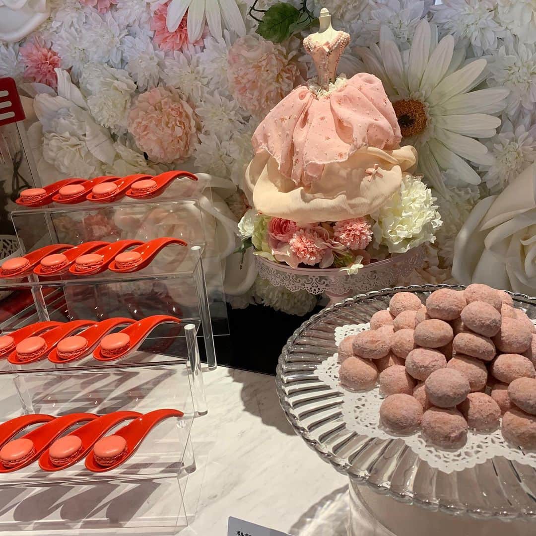タケモトコウジさんのインスタグラム写真 - (タケモトコウジInstagram)「#ウメダFM #ヒルトン大阪 #FolkKitchen  #夢の国 #いちご #スイーツ #strawberry #sweets」1月19日 15時24分 - takemotokoji