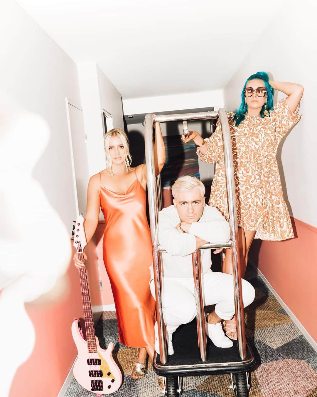 シェパードのインスタグラム：「Making our 12 year old selves proud 🥲 - we recently chatted with @totalgirl_mag about all things Sheppard + our new album. Grab a copy from your nearest news agency. @georgiawallacepictorial」